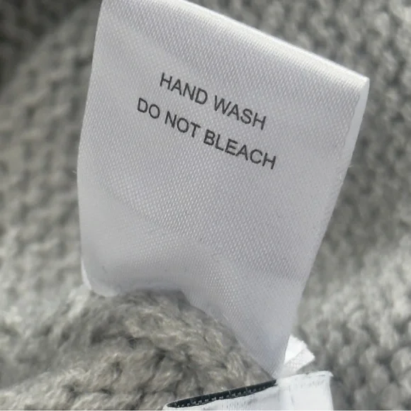 Chicwish Light Gray Embroidered Black Heartbeat Pullover Sweater Small Medium - Picture 8 of 9